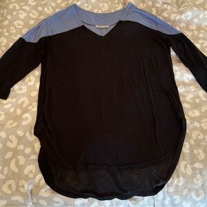 Women's Black and Blue V-Neck Top